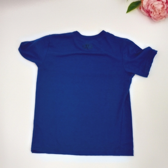 UNDER ARMOUR Heat Gear Royal Blue Athletic Tee Shirt Neon Pink Brand Spellout 5 - Picture 3 of 4
